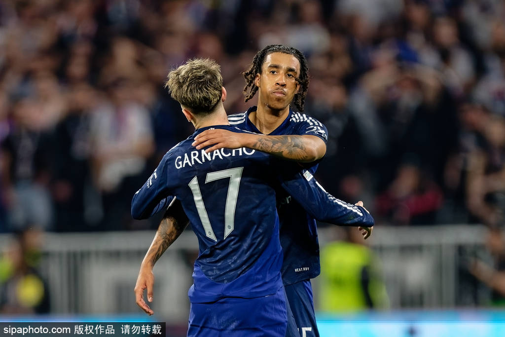 阿美尼亚超级杯
_欧联-齐尔克泽破门奥纳纳两送礼 曼联2-2遭里昂绝平