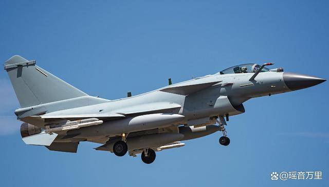 皇冠足球平台在哪里注册_印度宣战!巴军歼10C携PL-15导弹硬刚皇冠足球平台在哪里注册,巴外长连夜拨通中方电话