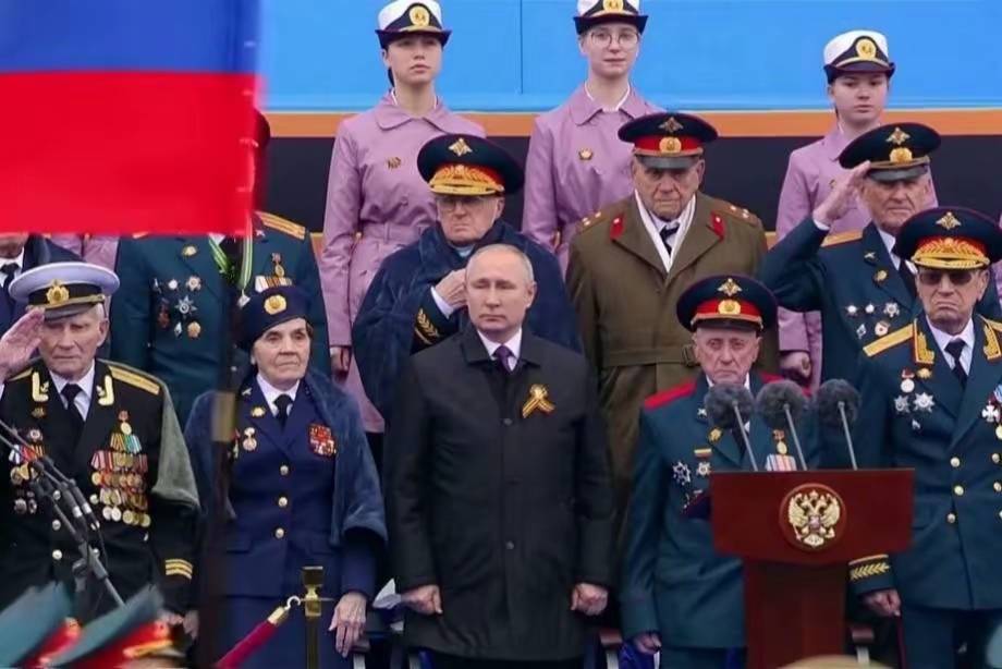 信用网怎么注册_20多国将齐聚莫斯科信用网怎么注册，中方代表起身前，普京当众为76年的老伙计高调表态