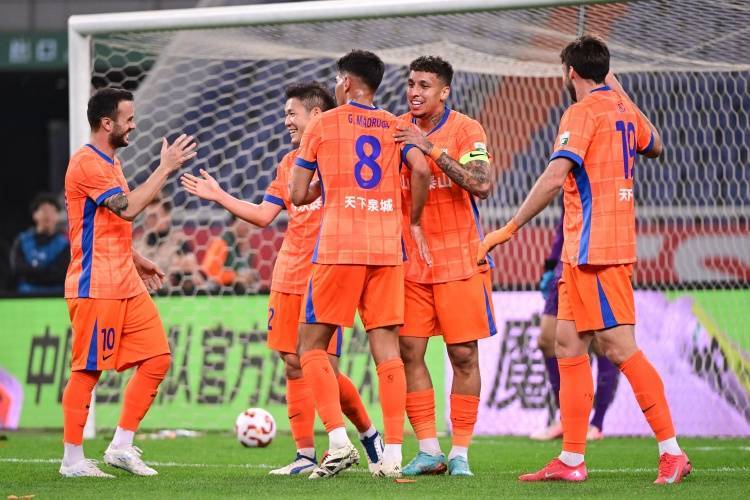 如何注册皇冠足球代理_鲁媒：受济南降雨天气影响如何注册皇冠足球代理，泰山队取消赛前有球训练计划