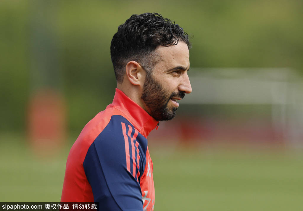 皇冠会员如何申请_夏窗规则惊天逆转!曼联曼城6月1日提前“开闸”皇冠会员如何申请,中间竟还“打烊”一周?豪门引援棋局彻底洗牌!