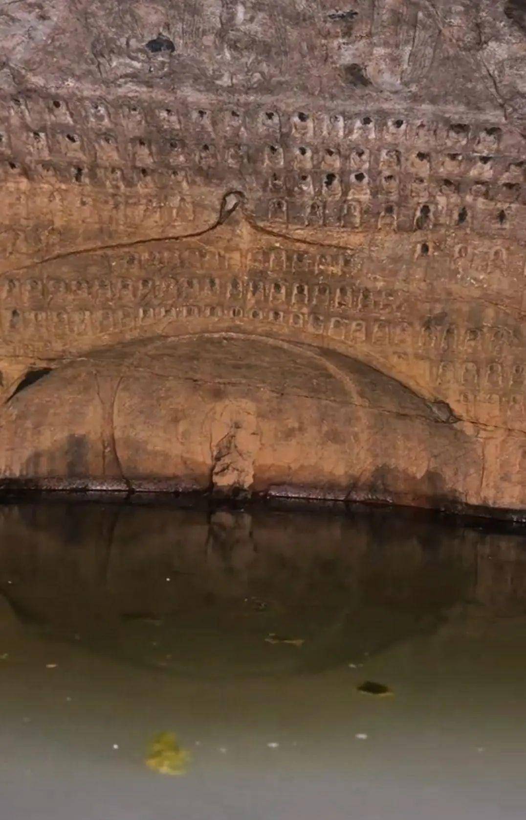 皇冠信用在线注册_河南鹤壁一水库水位下降现千佛石窟皇冠信用在线注册,开凿于东魏内有1043尊石佛,有佛像首部消失,水库管理方回应