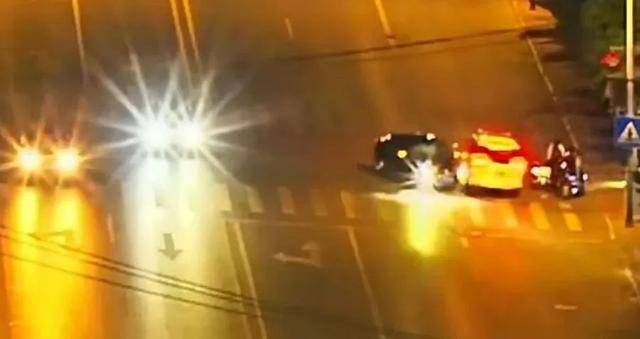 皇冠信用网怎么代理
_向前一横！辽P0952警皇冠信用网怎么代理
，救下5个孩子