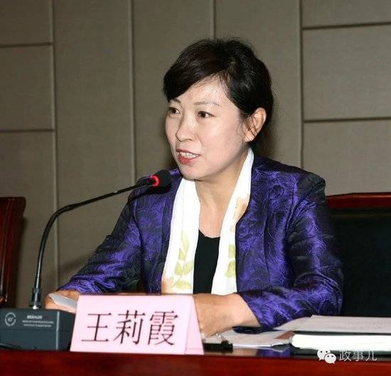 皇冠信用网在线注册
_正部级美女大员被查！千万华服堆满多套住宅皇冠信用网在线注册
，化妆团队提前数小时待命~