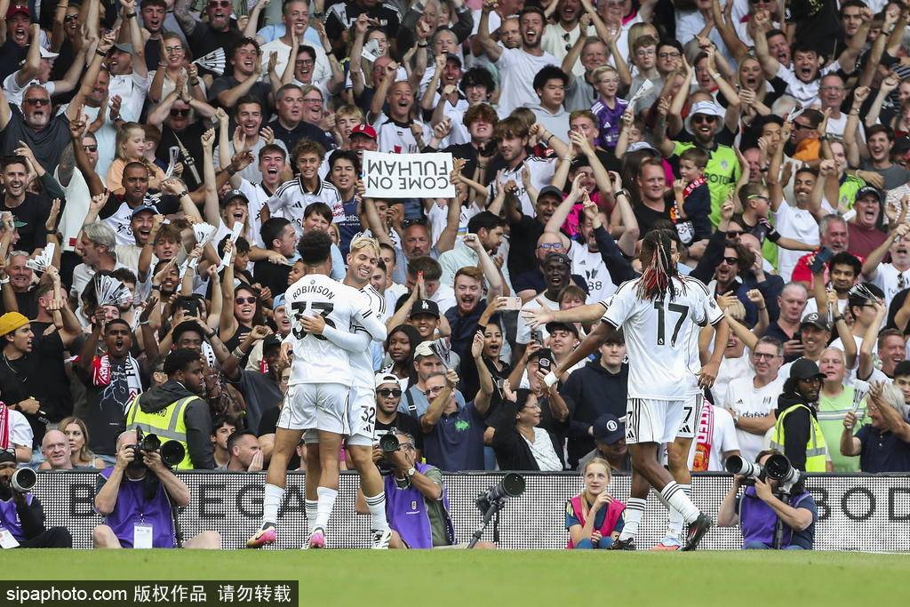 苏黎世vs图恩
_英超-B费失点约罗造乌龙 曼联1-1富勒姆暂列积分榜第16