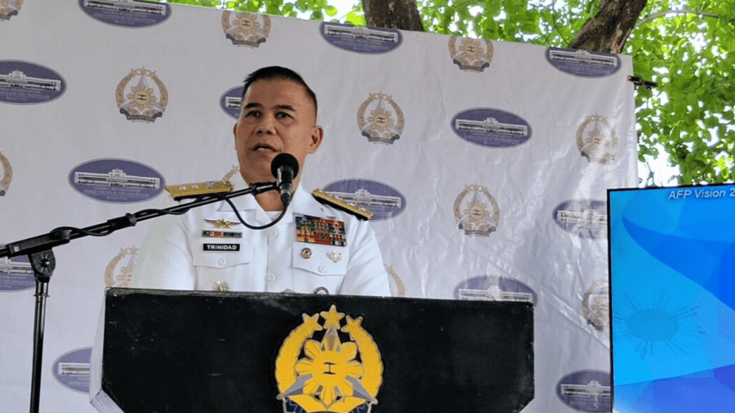 卢博斯福尔曼vs吉里.哈维尔._中国靠近仁爱礁军舰卢博斯福尔曼vs吉里.哈维尔.,就越过菲律宾红线?菲军:有能力击沉敌舰