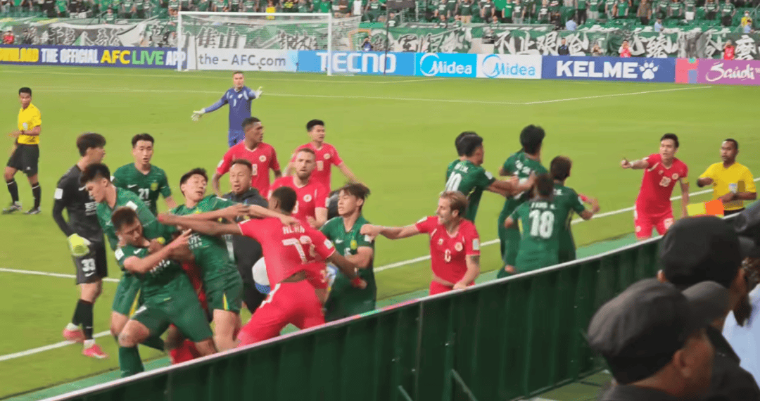 巴拉圭甲组联赛_北京国安亚冠赛场爆发冲突巴拉圭甲组联赛,场面十分混乱