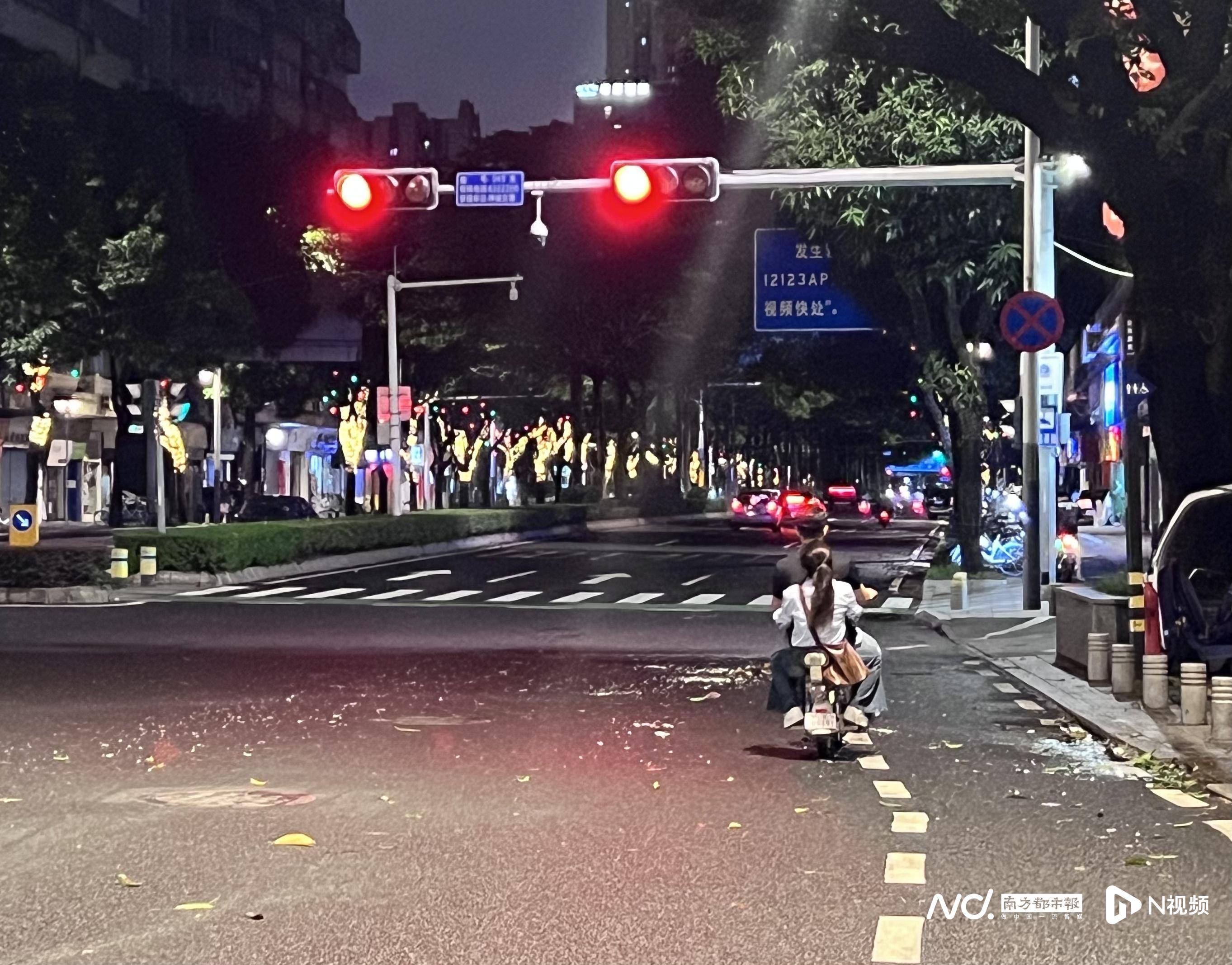 如何申请到皇冠信用_佛山官宣解除“五停”后两小时内如何申请到皇冠信用，我们在街头看见