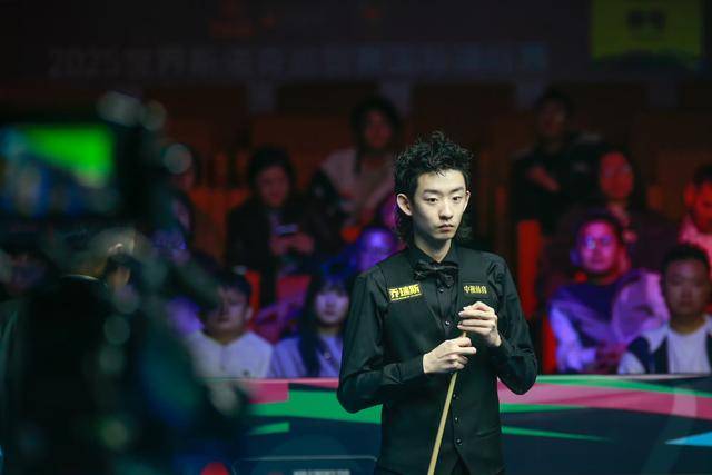 hga030手机登录
_吴宜泽10比6击败希金斯首夺排名赛冠军 成中国第十位排名赛冠军得主