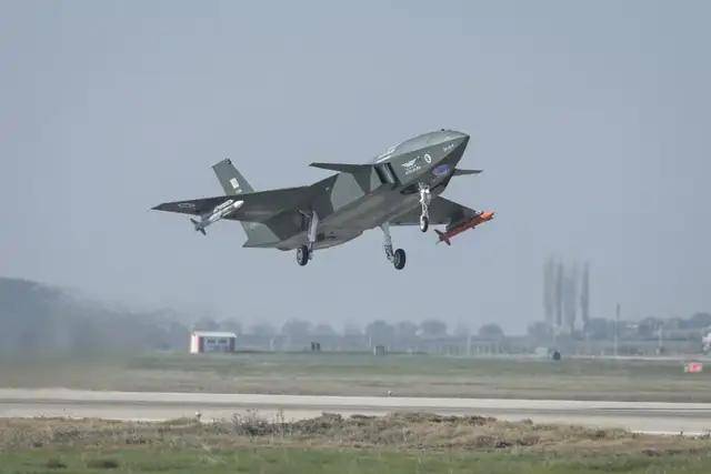 亚特兰大老鹰 vs 洛杉矶快船_我们落后了？土耳其完成“世界首次无人机发射空空弹”亚特兰大老鹰 vs 洛杉矶快船，性能如何