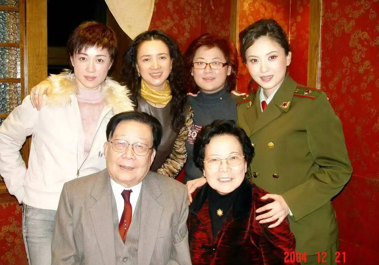 如何找当地皇冠代理_陶慧敏发文悼念何晴：她对如何找当地皇冠代理我的恩情我一直铭记于心