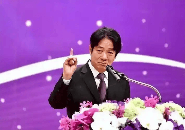 皇冠信用网怎么开户_解放军围台第1天皇冠信用网怎么开户，台军喊出备战，郑丽文痛批赖清德：把路走绝了！