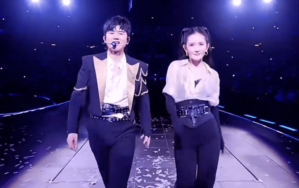 皇冠电竞足球_张杰再回应和谢娜双人舞争议皇冠电竞足球！现场表白老婆：谢谢我最爱的太阳女神娜娜