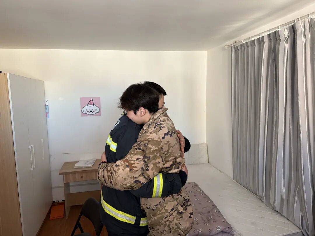 皇冠信用网申请_北京一小区21层发生火灾！同一户内相邻房间皇冠信用网申请，有人昏迷有人毫发无伤