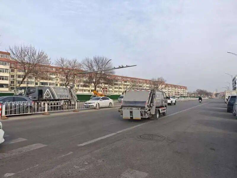 世界杯预赛
_长约1米世界杯预赛
,底部还有弯钩!北京一车主的轮胎被路面遗撒扎爆,损失谁担?