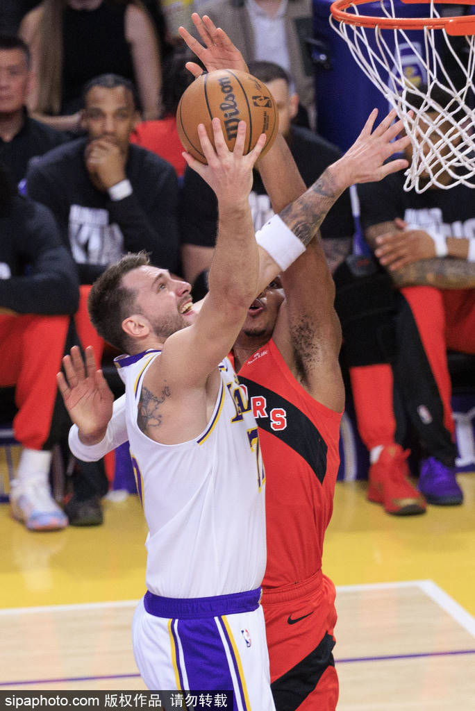 皇冠信用盘登123出租 _绝杀！西部震动：卢卡-东契奇0.5秒后仰绝杀皇冠信用盘登123出租 ，湖人加时127-125险胜掘金